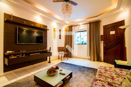 Casa à venda com 3 quartos, 245m² em Vila Curuçá, Santo André