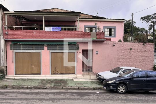 Fachada de casa à venda com 3 quartos, 156m² em Cascata, Porto Alegre