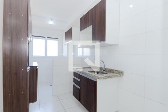 Cozinha de apartamento para alugar com 2 quartos, 58m² em Jardim Tranqüilidade, Guarulhos