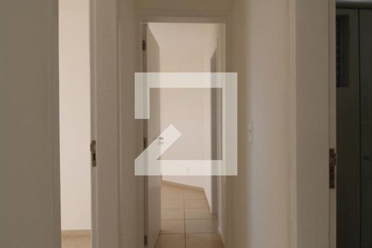 Corredor de apartamento para alugar com 2 quartos, 46m² em Vila Trinta e Um de Março, Campinas