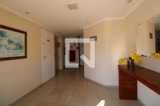 Hall de Entrada de apartamento para alugar com 2 quartos, 46m² em Vila Trinta e Um de Março, Campinas