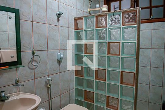 banheiro 1 de casa à venda com 4 quartos, 270m² em Curicica, Rio de Janeiro