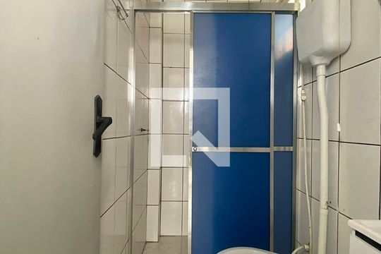 Banheiro de apartamento à venda com 1 quarto, 35m² em Santo Afonso, Novo Hamburgo