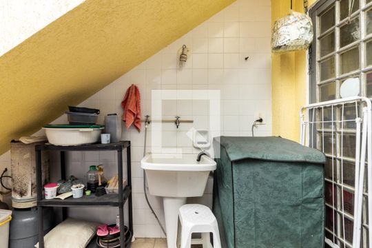 Área de Serviço de casa para alugar com 4 quartos, 427m² em Vila Uberabinha, São Paulo
