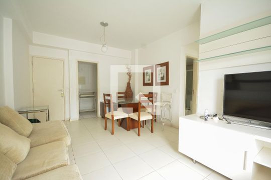 Sala de apartamento para alugar com 2 quartos, 90m² em Humaitá, Rio de Janeiro