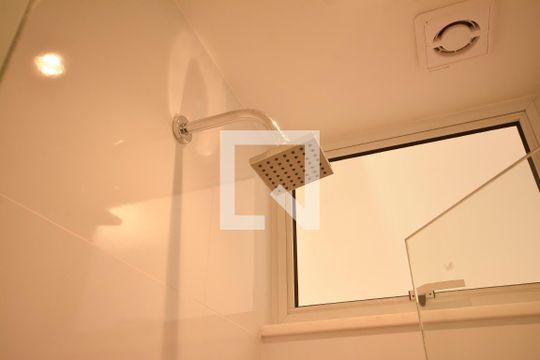 Banheiro da suite de apartamento para alugar com 3 quartos, 86m² em Flamengo, Rio de Janeiro