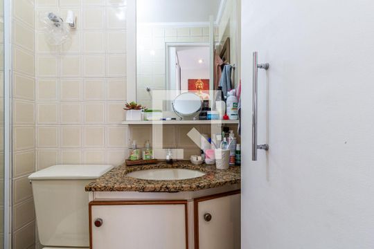 Banheiro Suite de apartamento à venda com 1 quarto, 30m² em Moema, São Paulo