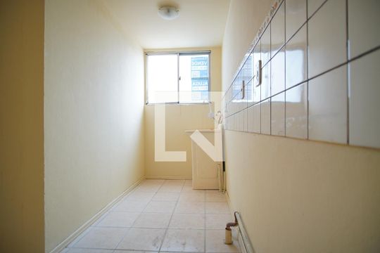 Cozinha de apartamento à venda com 2 quartos, 42m² em Rubem Berta, Porto Alegre