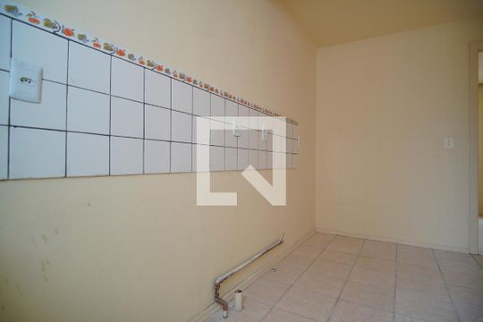 Cozinha de apartamento à venda com 2 quartos, 42m² em Rubem Berta, Porto Alegre