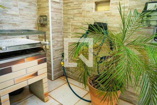 Garagem de casa à venda com 2 quartos, 125m² em Parque Jambeiro, Campinas