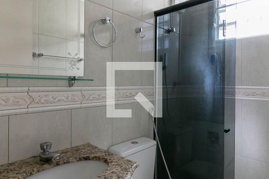 Banheiro Social de apartamento para alugar com 3 quartos, 68m² em Jardim Montanhês, Belo Horizonte