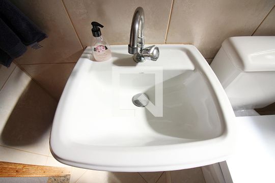 Banheiro de Serviço de casa à venda com 3 quartos, 200m² em Montanhão, São Bernardo do Campo