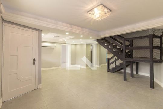 Casa à venda com 3 quartos, 300m² em Ipanema, Porto Alegre