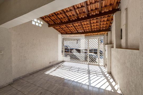 Garagem de casa à venda com 3 quartos, 130m² em Vila Carrão, São Paulo
