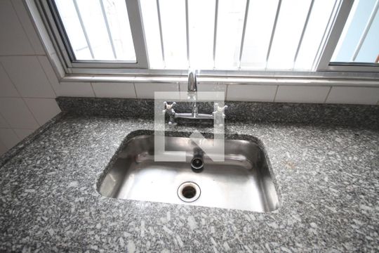 Cozinha Fundos de casa à venda com 1 quarto, 100m² em Vila Dom Pedro I, São Paulo