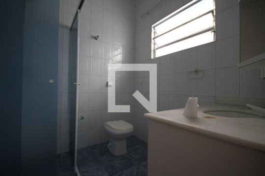 Banheiro de casa à venda com 1 quarto, 100m² em Vila Dom Pedro I, São Paulo