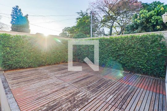 Deck Sala de casa à venda com 4 quartos, 490m² em Butantã, São Paulo
