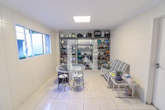 Cozinha de casa à venda com 4 quartos, 490m² em Butantã, São Paulo