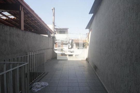 Varanda de casa para alugar com 2 quartos, 80m² em Jardim Ouro Preto, Taboão da Serra