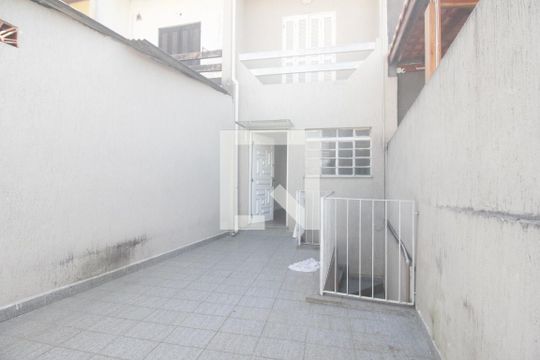 Varanda de casa para alugar com 2 quartos, 80m² em Jardim Ouro Preto, Taboão da Serra