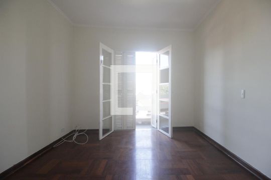 Quarto 1 de casa para alugar com 2 quartos, 80m² em Jardim Ouro Preto, Taboão da Serra