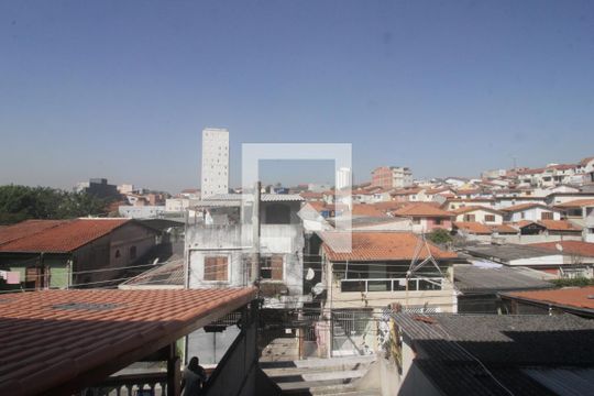 Vista do quarto 1 de casa para alugar com 2 quartos, 80m² em Jardim Ouro Preto, Taboão da Serra