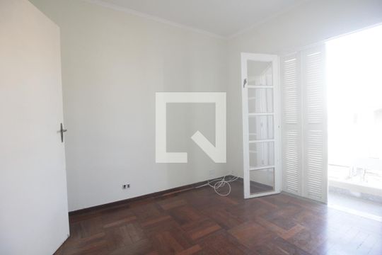 Quarto 1 de casa para alugar com 2 quartos, 80m² em Jardim Ouro Preto, Taboão da Serra