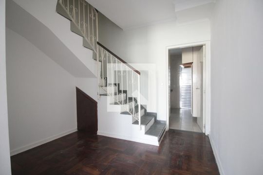 Sala de casa para alugar com 2 quartos, 80m² em Jardim Ouro Preto, Taboão da Serra