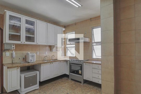 Cozinha de apartamento à venda com 4 quartos, 340m² em Lourdes, Belo Horizonte
