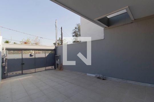 Garagem de casa à venda com 3 quartos, 120m² em Jardim Maringa, São Paulo