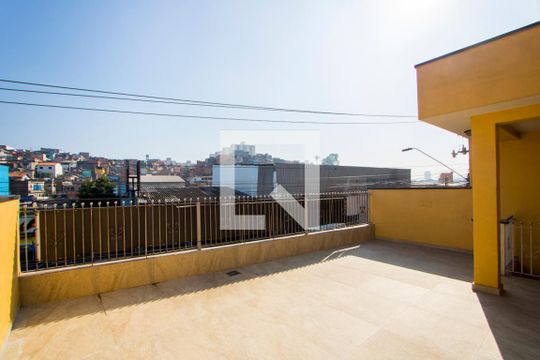 Área externa de casa para alugar com 4 quartos, 240m² em Vila Luzita, Santo André