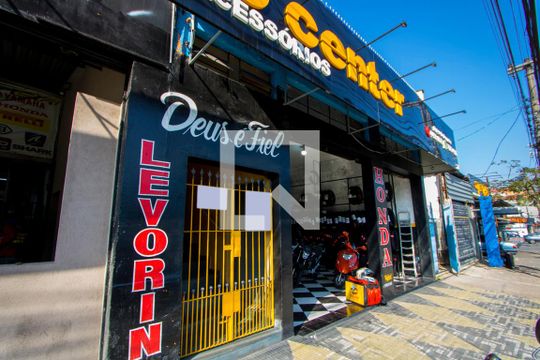 Fachada de casa para alugar com 3 quartos, 240m² em Vila Luzita, Santo André