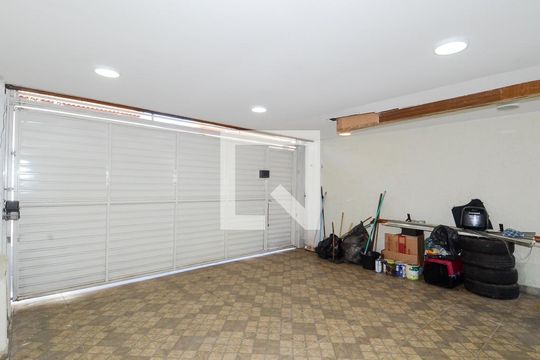 Garagem de casa para alugar com 2 quartos, 125m² em Jardim Santa Cecília, Guarulhos
