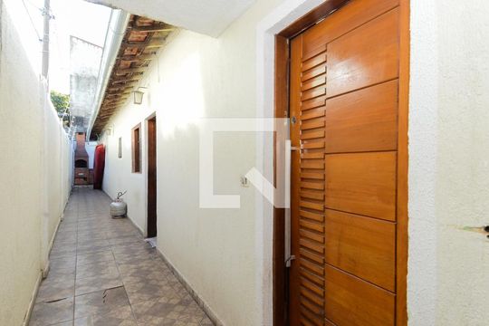 Corredor de Entrada de casa para alugar com 2 quartos, 125m² em Jardim Santa Cecília, Guarulhos