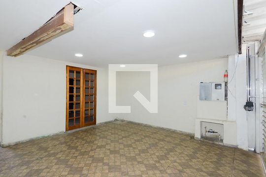 Garagem de casa para alugar com 2 quartos, 125m² em Jardim Santa Cecília, Guarulhos
