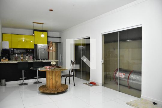 Casa de Condomínio à venda com 3 quartos, 150m² em Jardim Golden Park, Hortolândia