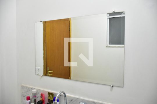 Banheiro Social - Espelho de casa de condomínio à venda com 3 quartos, 150m² em Jardim Golden Park, Hortolândia