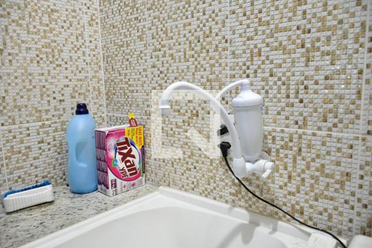 Lavanderia (Torneira) de casa de condomínio à venda com 3 quartos, 150m² em Jardim Golden Park, Hortolândia