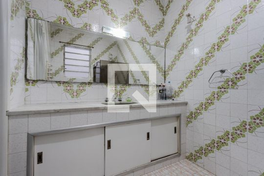 Banheiro de apartamento à venda com 2 quartos, 83m² em São Geraldo, Porto Alegre