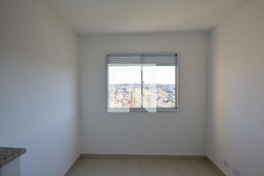 Sala/Cozinha de apartamento para alugar com 2 quartos, 33m² em Parque Fongaro, São Paulo