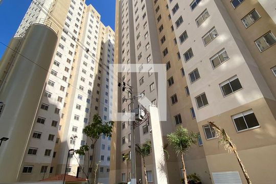 Fachada de apartamento para alugar com 2 quartos, 33m² em Parque Fongaro, São Paulo