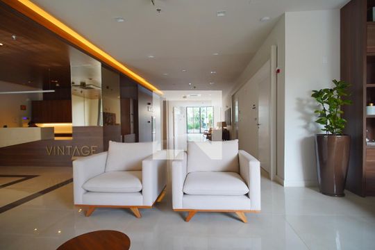 Hall entrada  de kitnet/studio à venda com 1 quarto, 50m² em Petrópolis, Porto Alegre
