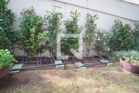 Area comum bicicletário  de kitnet/studio à venda com 1 quarto, 50m² em Petrópolis, Porto Alegre