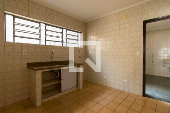 Cozinha de casa para alugar com 2 quartos, 100m² em Vila Palmeiras, São Paulo