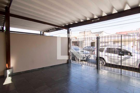 Garagem de casa para alugar com 2 quartos, 100m² em Vila Palmeiras, São Paulo