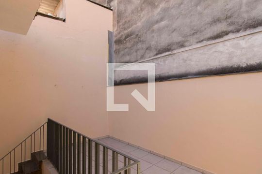 Quintal de casa para alugar com 2 quartos, 100m² em Vila Palmeiras, São Paulo