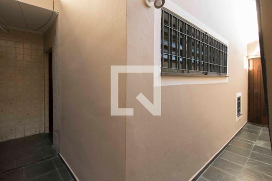 Corredor de casa para alugar com 2 quartos, 100m² em Vila Palmeiras, São Paulo