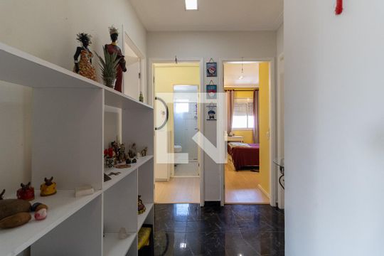 Corredor de apartamento para alugar com 3 quartos, 96m² em Vila Gumercindo, São Paulo