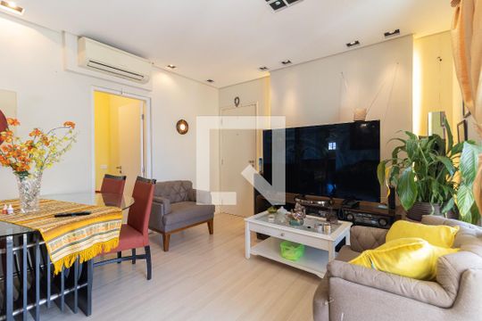 Sala de apartamento para alugar com 3 quartos, 96m² em Vila Gumercindo, São Paulo