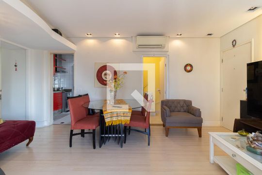 Sala de apartamento para alugar com 3 quartos, 96m² em Vila Gumercindo, São Paulo